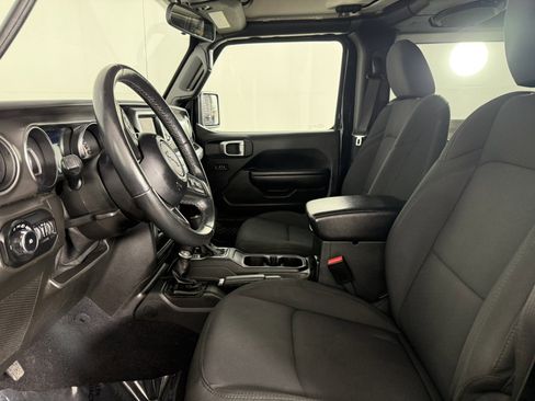 Used 2021 Jeep Wrangler Sport image 14