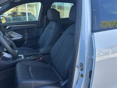 Used 2025 Audi Q3 2.0T Premium w/ Convenience Plus Package image 12