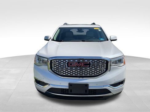 Used 2019 GMC Acadia Denali w/ Technology Package AWD/4WD image 3