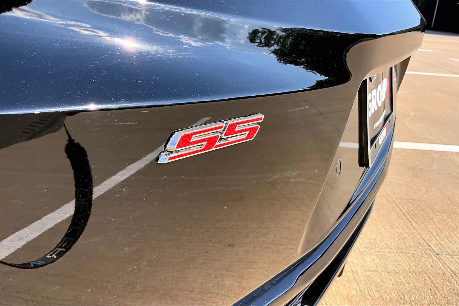 Used 2018 Chevrolet Camaro SS RWD image 31