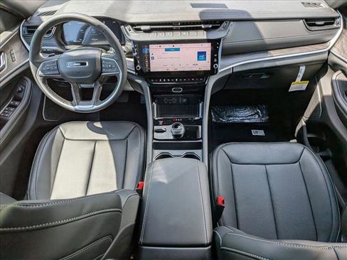 New 2026 Jeep Grand Cherokee Limited AWD/4WD image 15
