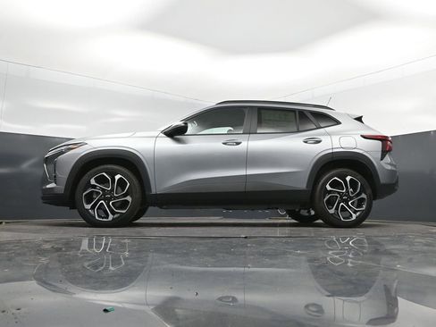 New 2026 Chevrolet Trax RS FWD image 33