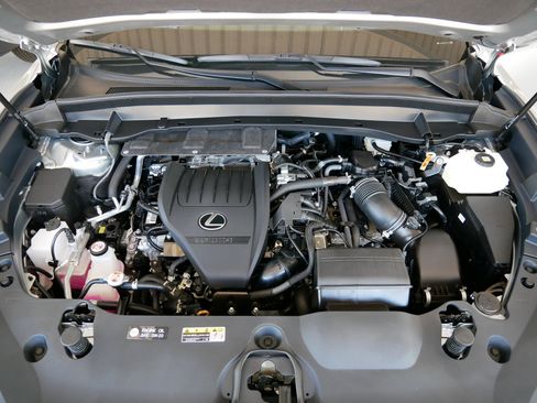 Used 2025 Lexus TX 500h AWD w/ Technology Package image 33