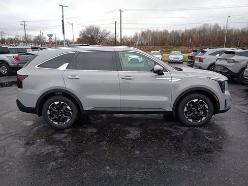 New 2026 Kia Sorento S w/ S Panoramic Sunroof Package image 2