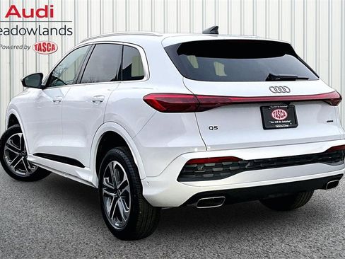 Used 2025 Audi Q5 Premium w/ Convenience Package image 4