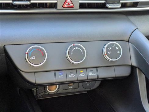 New 2026 Hyundai Elantra SE FWD image 15