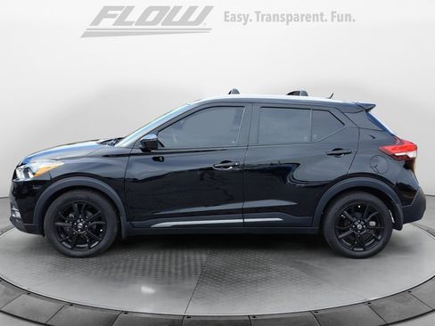 Used 2020 Nissan Kicks SR w/ SR Premium Package FWD image 5