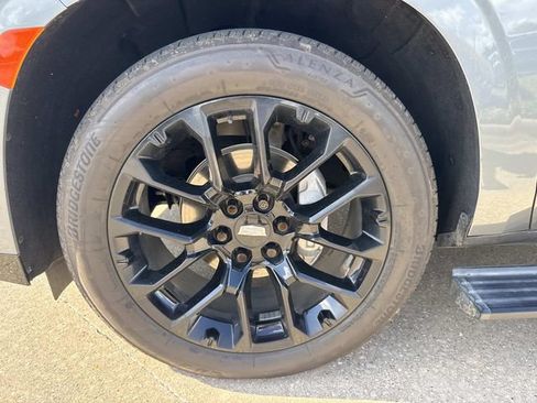 Used 2022 Cadillac Escalade ESV Sport Platinum w/ Heavy-Duty Trailer Package RWD image 7