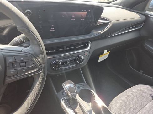 New 2026 Buick Envista Preferred FWD image 33