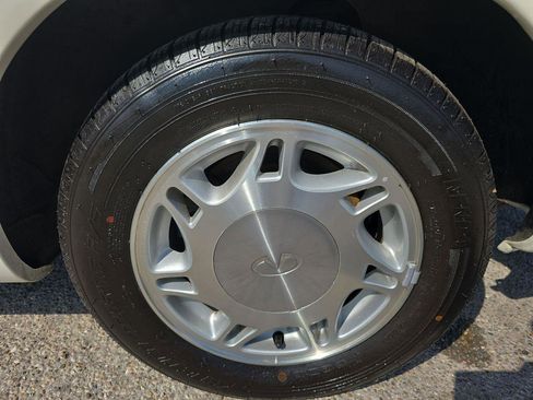 Used 1997 INFINITI J30 image 36