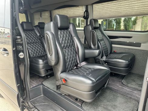 Used 2024 Mercedes-Benz Sprinter 2500 image 7