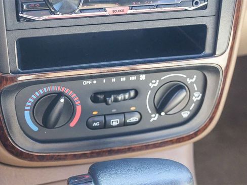 Used 2001 Saturn L-Series L200 image 33