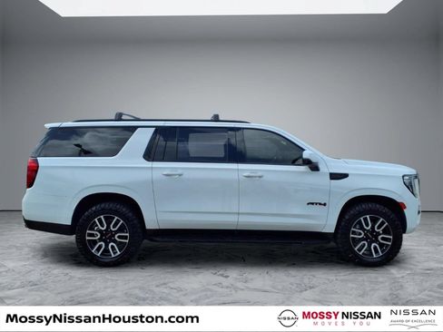 Used 2024 GMC Yukon XL AT4 w/ Technology Package AWD/4WD image 8