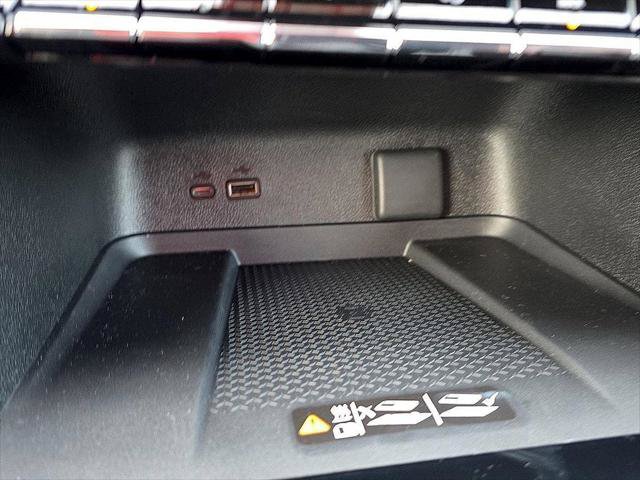 New 2026 Chevrolet Traverse RS w/ LPO, Floor Liner Package FWD image 34