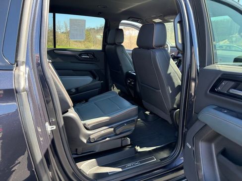 Certified 2025 GMC Yukon XL AT4 AWD/4WD image 27