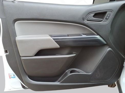 Used 2022 Chevrolet Colorado W/T image 10