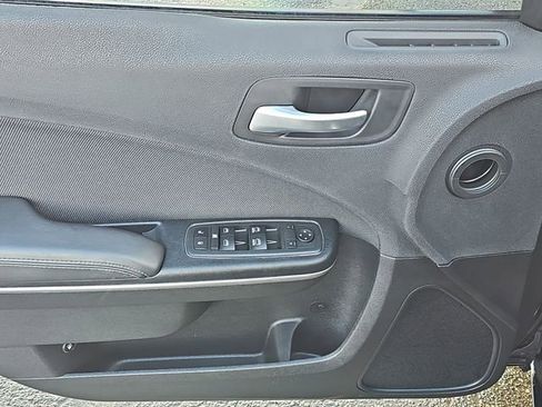 Used 2018 Dodge Charger SXT image 22