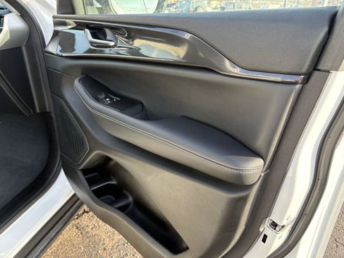 Used 2023 Jeep Grand Cherokee Laredo w/ Luxury Tech Group I image 11