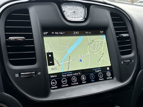 Used 2023 Chrysler 300 C image 19