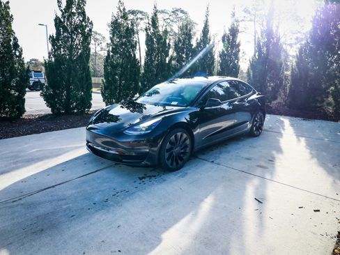 Used 2022 Tesla Model 3 Performance image 5