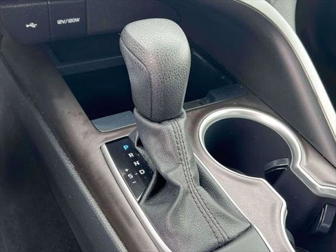 Certified 2021 Toyota Camry LE image 27