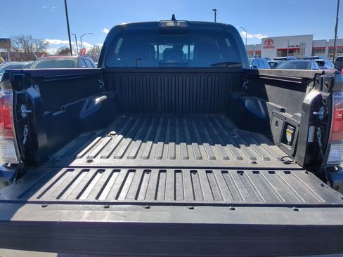 Used 2023 Toyota Tacoma TRD Off-Road w/ TRD Premium Off Road Package image 32