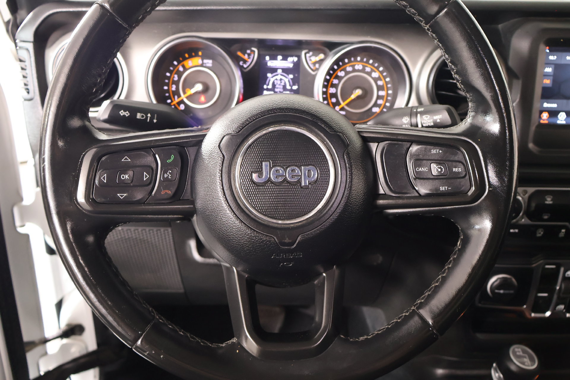Used 2022 Jeep Gladiator Sport AWD/4WD image 3