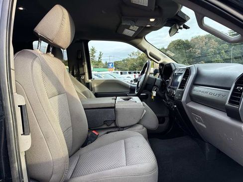 Used 2022 Ford F450 XLT w/ XLT Value Package image 9