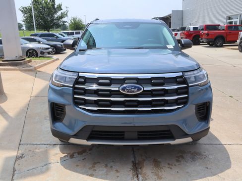 New 2026 Ford Explorer Active RWD image 9