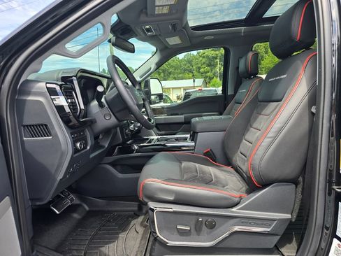 Used 2024 Ford F250 Lariat w/ Lariat Ultimate Package AWD/4WD image 11