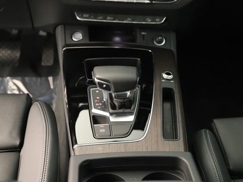 Certified 2025 Audi Q5 e Premium Plus w/ Premium Plus Package image 21