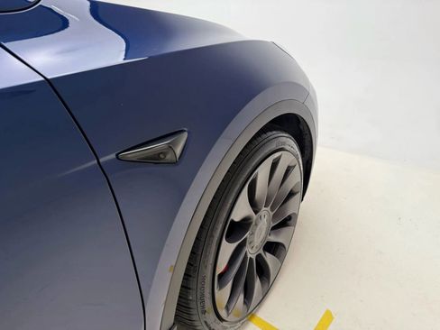 Used 2021 Tesla Model Y Performance image 12