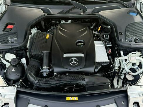 Used 2018 Mercedes-Benz E 300 4MATIC image 39