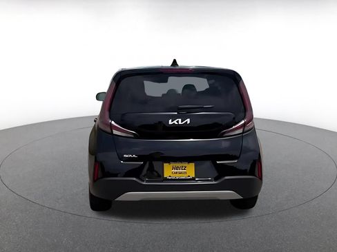 Used 2025 Kia Soul LX w/ LX Technology Package FWD image 12