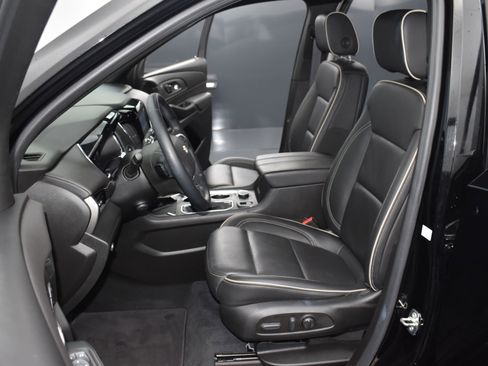 Used 2023 Chevrolet Traverse Premier image 23