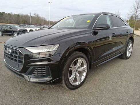 Used 2023 Audi Q8 Premium image 7