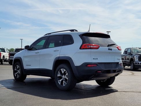 Used 2016 Jeep Cherokee Trailhawk w/ Comfort/Convenience Group image 6