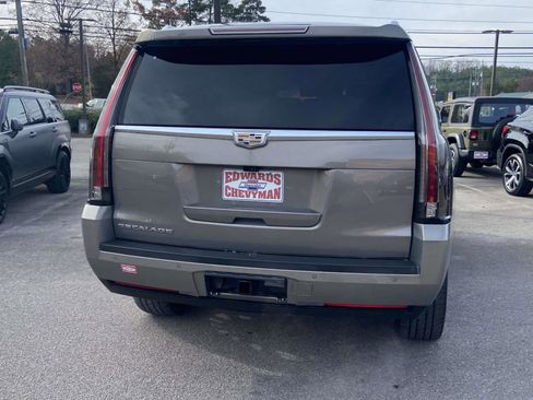 Used 2019 Cadillac Escalade Premium Luxury image 28