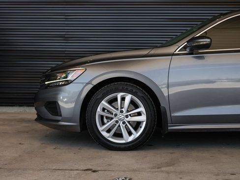 Used 2020 Volkswagen Passat 2.0T SE FWD image 12