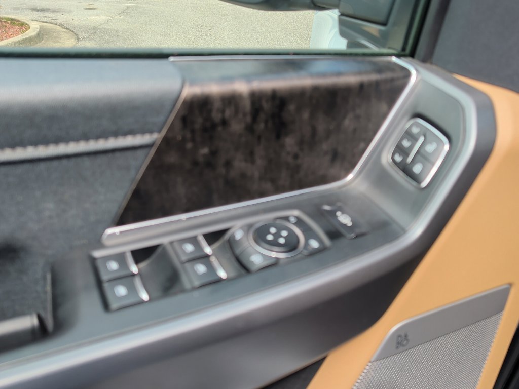 Used 2026 Ford F250 Lariat AWD/4WD image 10