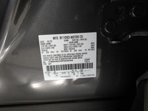 Used 2023 Ford Explorer XLT w/ Equipment Group 202A AWD/4WD image 33