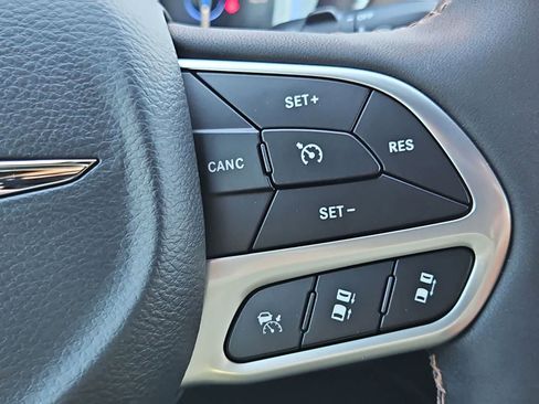 New 2026 Chrysler Pacifica Pinnacle image 24