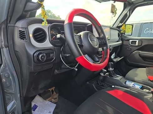 Used 2024 Jeep Wrangler Unlimited Sport AWD/4WD image 4