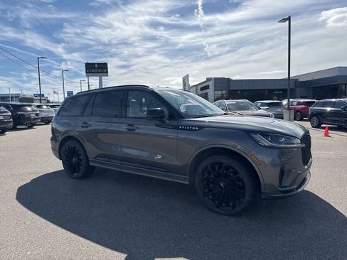 Used 2025 Lincoln Aviator Reserve w/ Equipment Group 201A AWD/4WD image 7