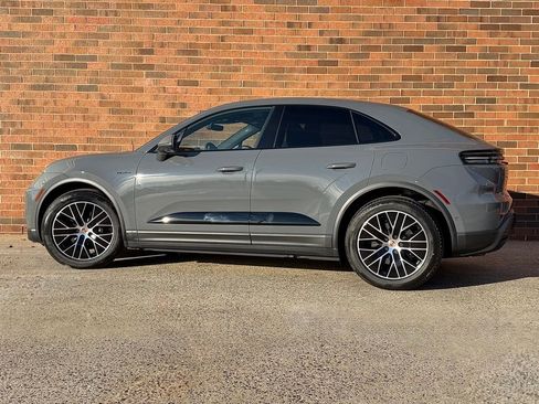 New 2025 Porsche Macan Electric RWD image 3