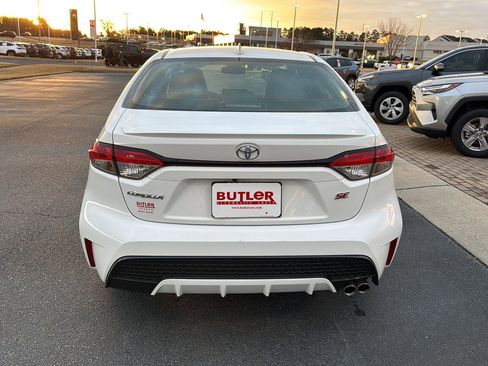 Certified 2021 Toyota Corolla SE image 4