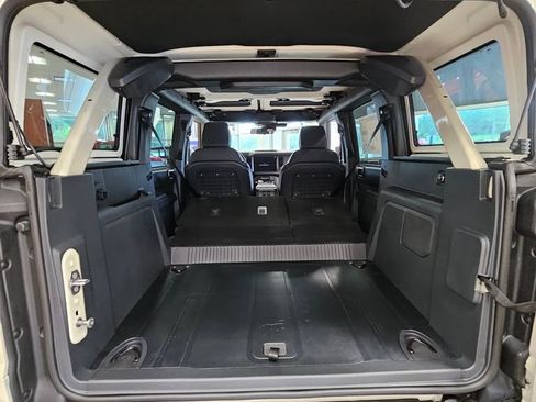 New 2025 Ford Bronco Badlands image 30