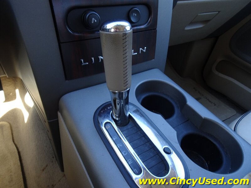 Used 2006 Lincoln Mark LT 2WD image 17