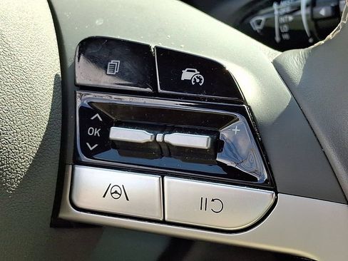 Used 2025 Hyundai Elantra Sport FWD image 22