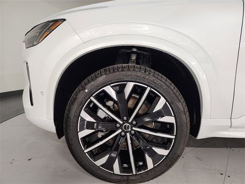 New 2026 Volvo XC90 B6 Ultra w/ Protection Package image 10